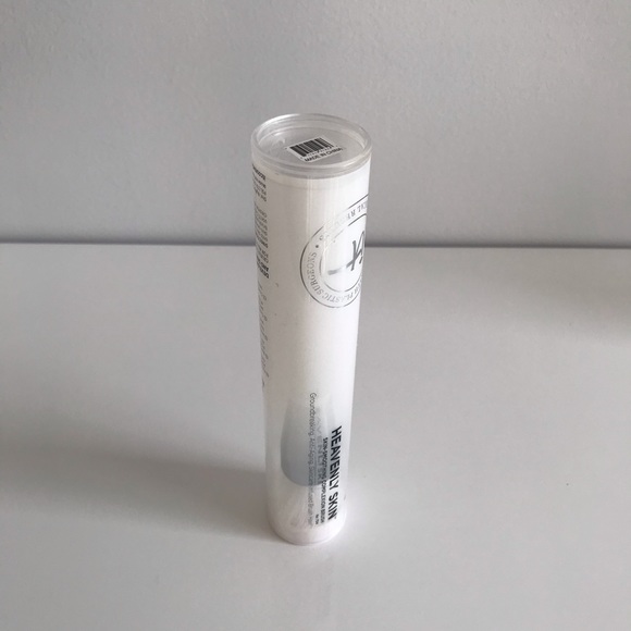 COPY - It Cosmetics Foundation Brush - Heavenly Skin Smoothing Complexion Brush… - Picture 5 of 9